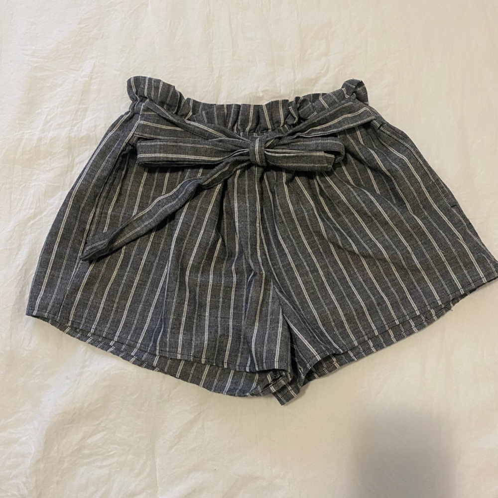 Grey and white paper bag style shorts